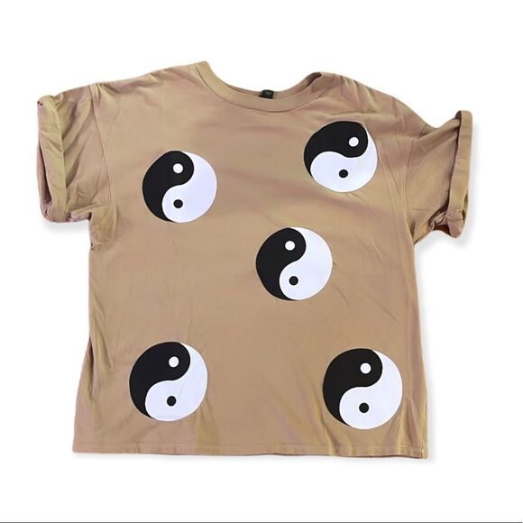 Wool + Pepper Co. Tops - NWT Wool + Pepper Co. Yin & Yang Rolled Sleeve TShirt